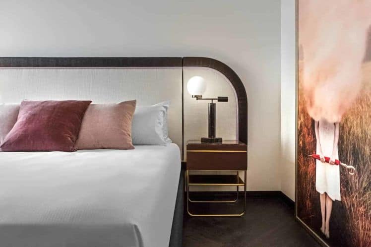 Chicago Hotel King Room | St. Jane Hotel Chicago